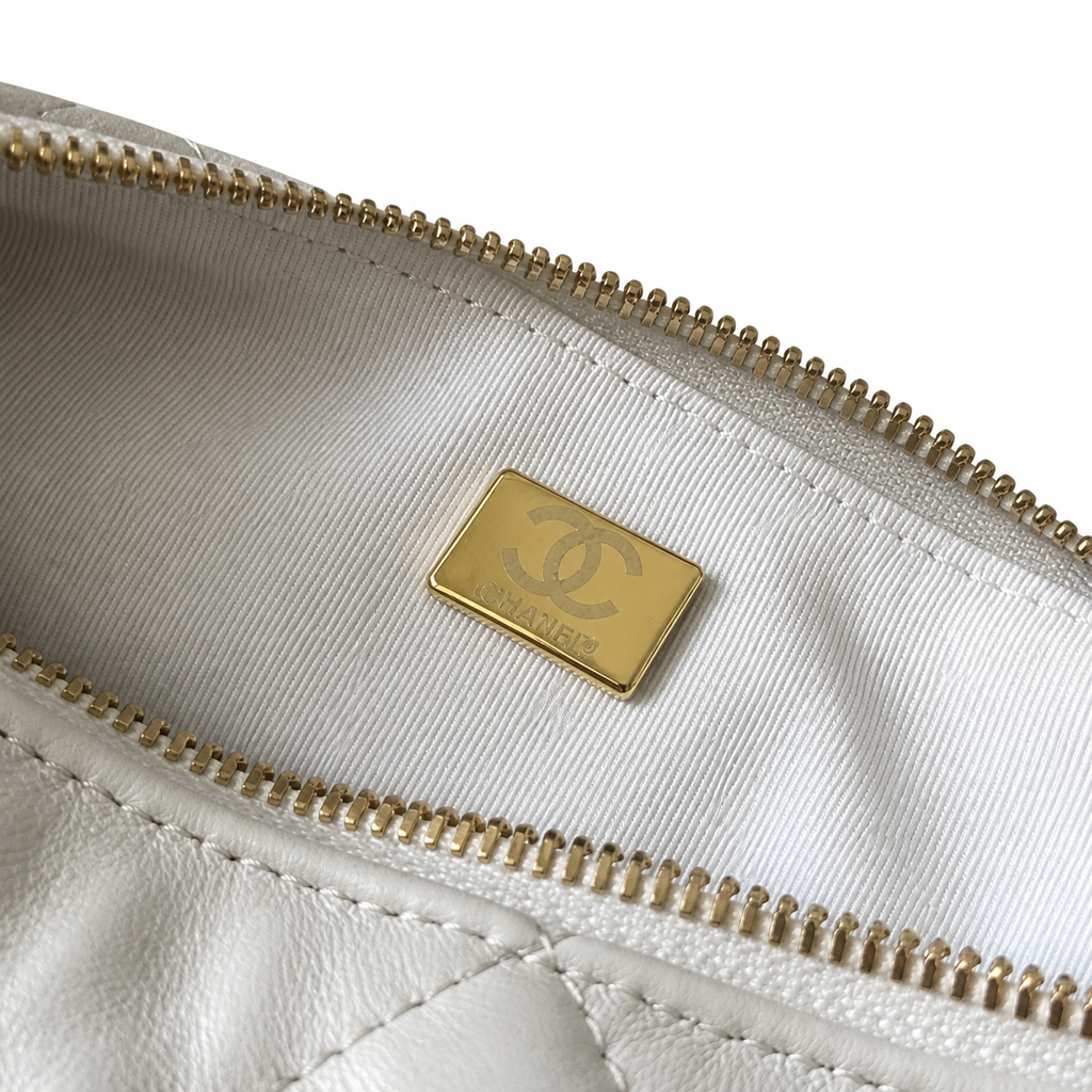 Chanel White Quilted Chain Shoulder Bag